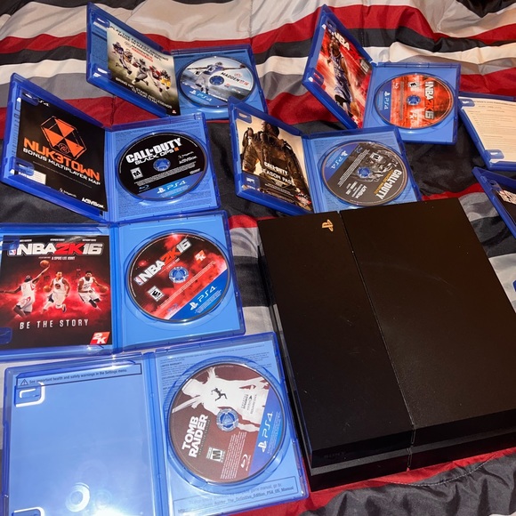 Playstation 4 with Astro 10 Headset + 9 Games - Picture 4 of 7